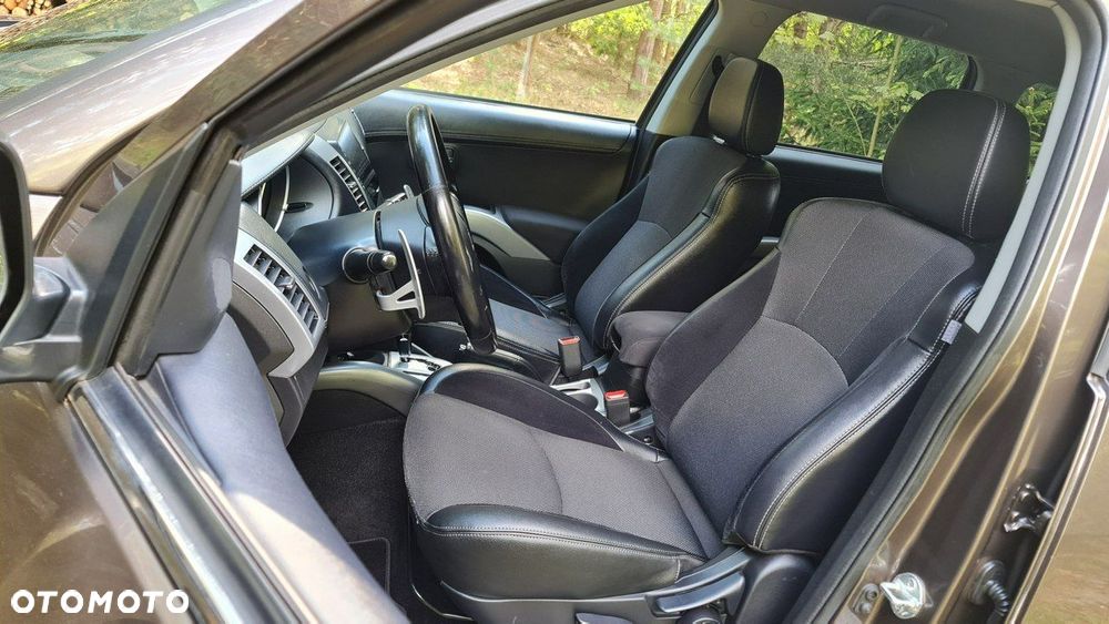 Mitsubishi Outlander - 6