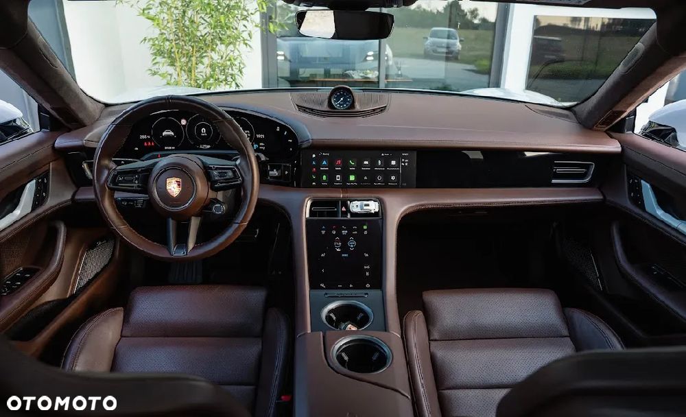 Porsche Taycan Turbo - 9