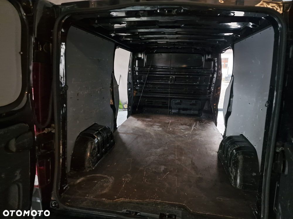 Opel Vivaro - 17
