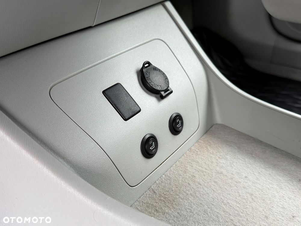 Toyota Prius 1.8 HSD Prestige - 22