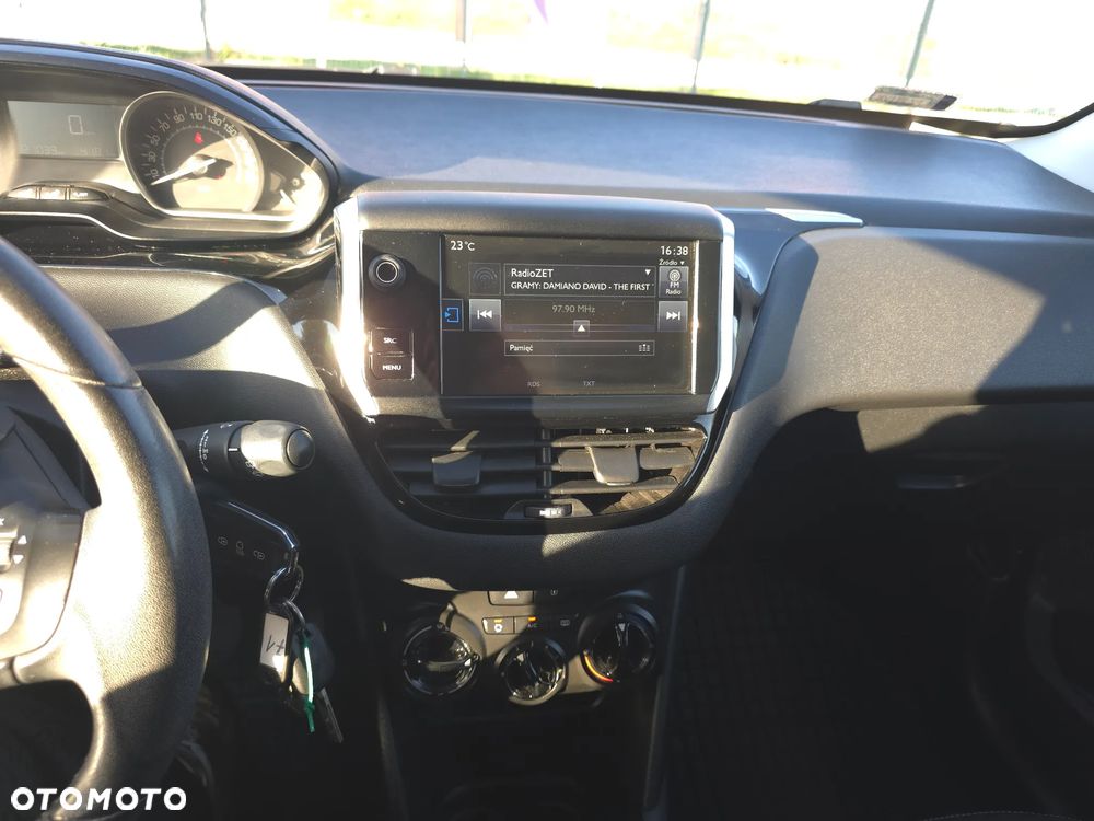 Peugeot 208 1.2 PureTech Style - 23
