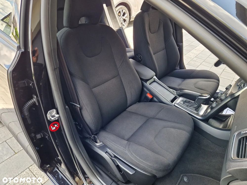 Volvo V40 D2 Geartronic Momentum - 22