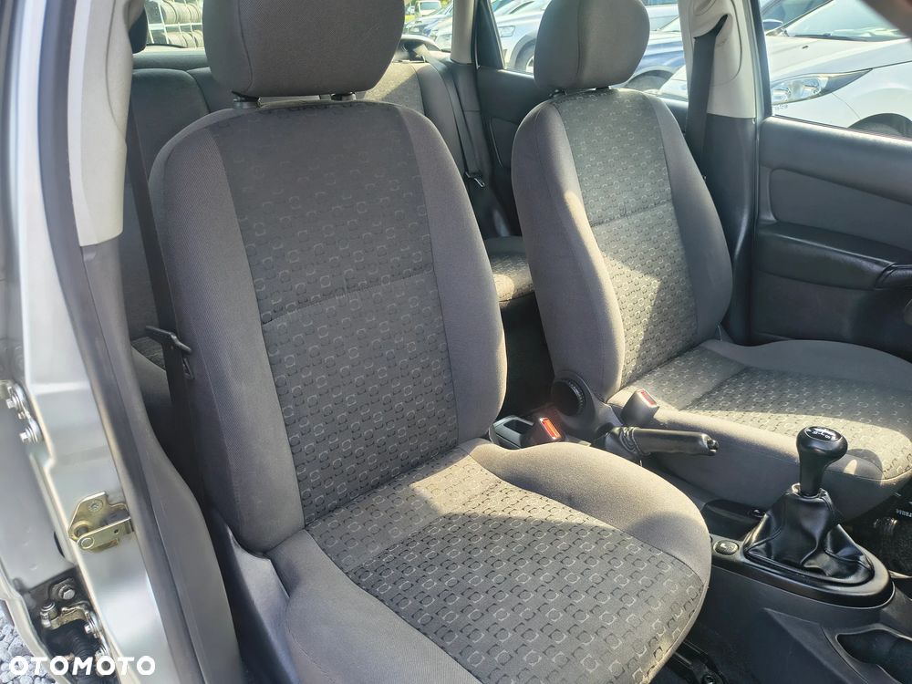 Ford Focus 1.6 Futura - 28