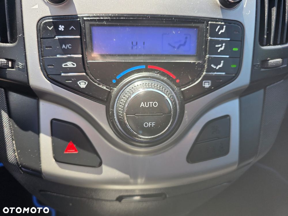Hyundai i30 1.4 Comfort World Cup - 12