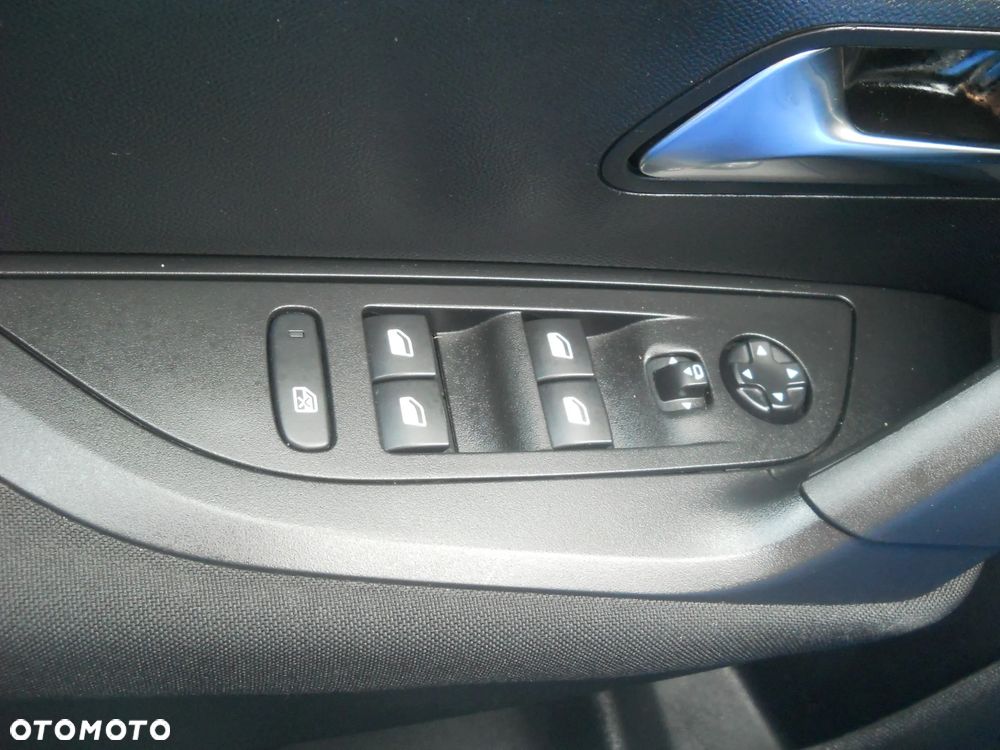 Peugeot 2008 156 Active - 15