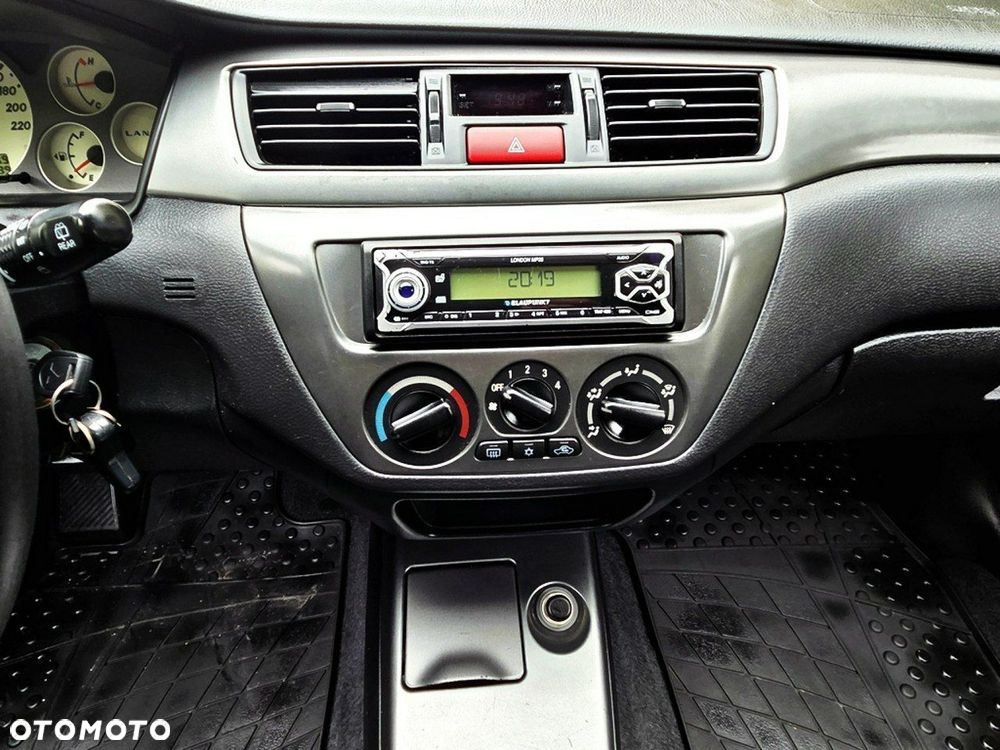 Mitsubishi Lancer - 14