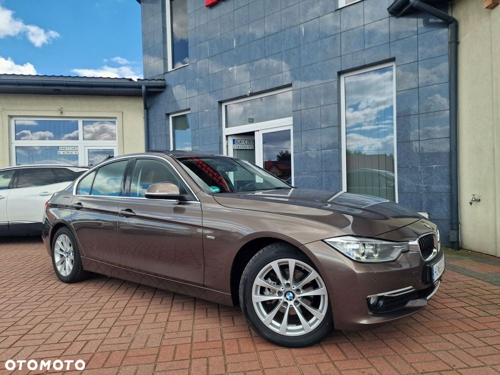BMW Seria 3 318d Luxury Line - 12