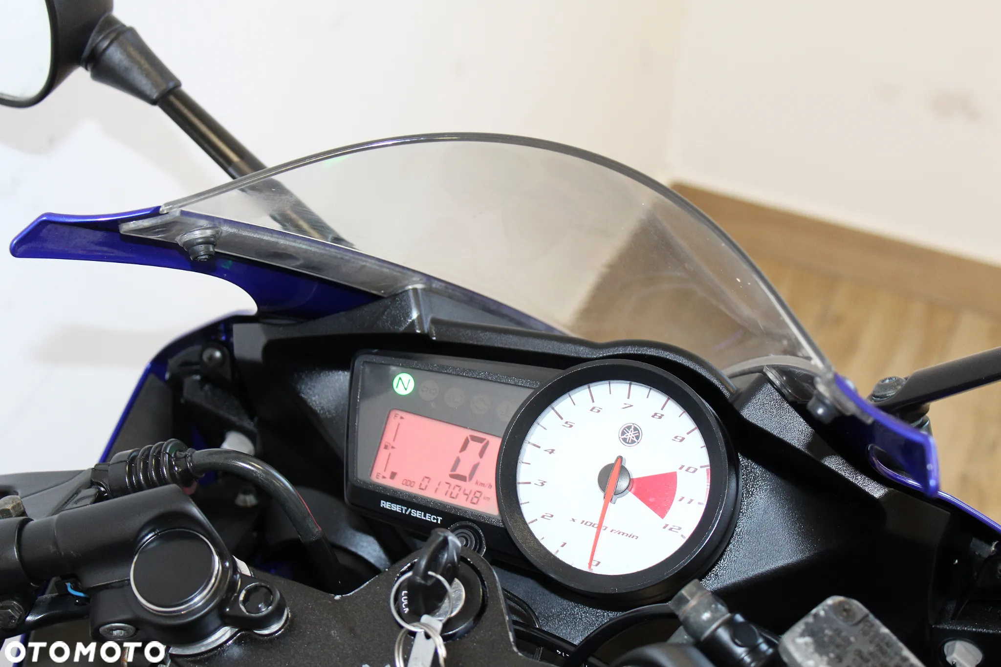 Yamaha YZF - 4