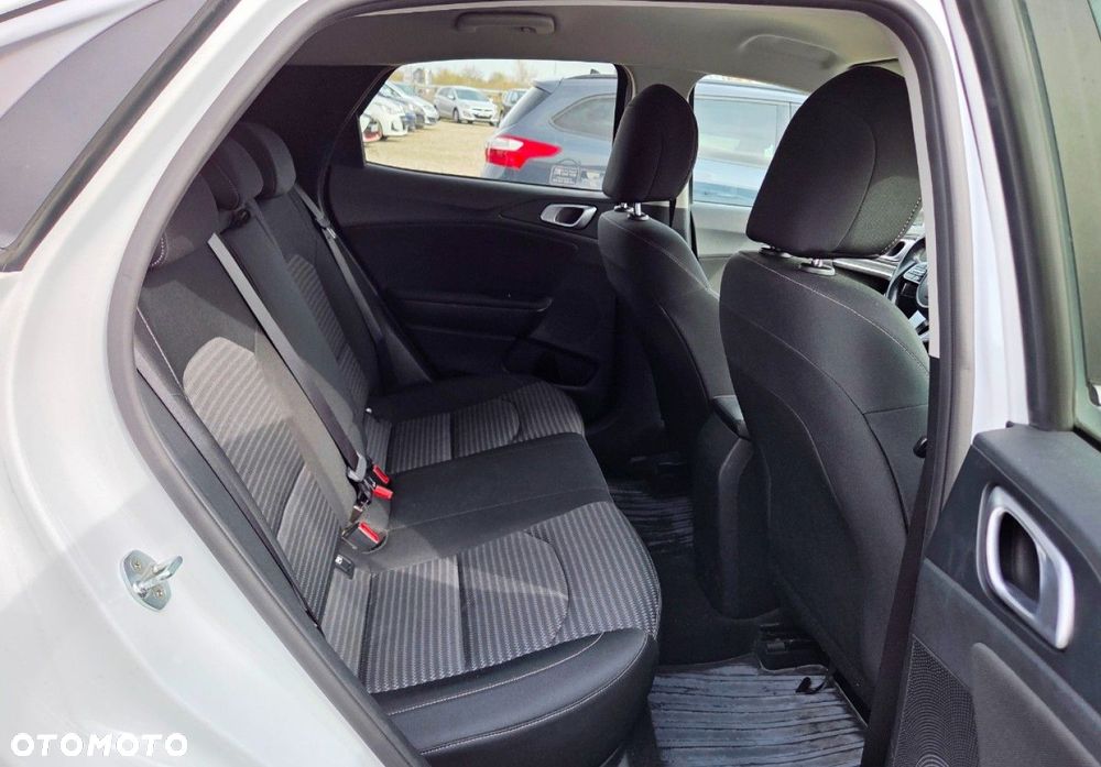 Kia XCeed - 22