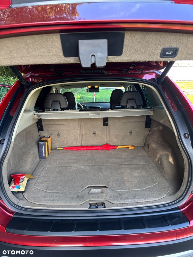 Volvo XC 60 2.4D AWD Momentum - 8