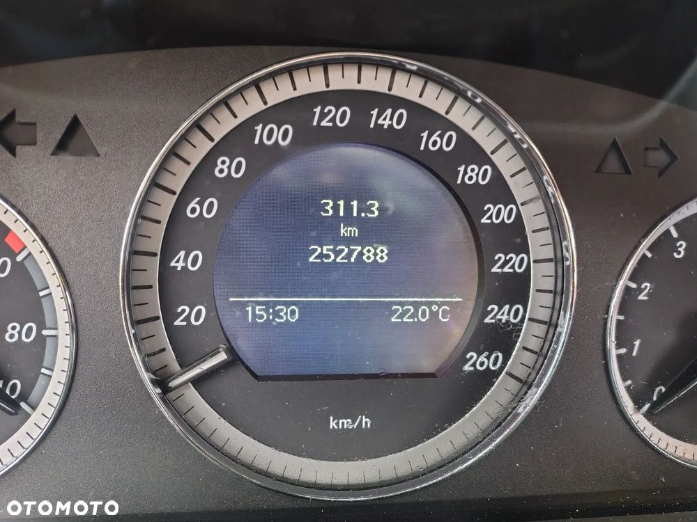 Mercedes-Benz Klasa C 180 Kompressor BlueEFFICIENCY - 7