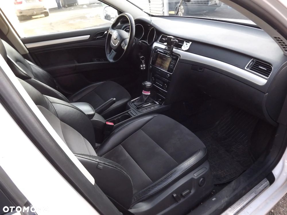 Skoda Superb 1.8 TSI DSG Elegance - 9