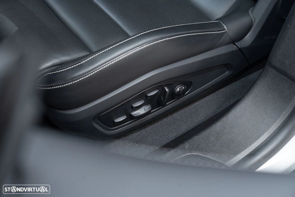 Porsche Taycan Cross Turismo 4 - 27