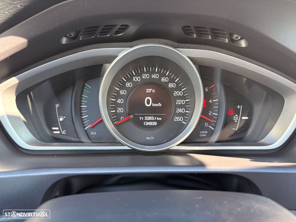 Volvo V40 2.0 D2 Inscription - 23