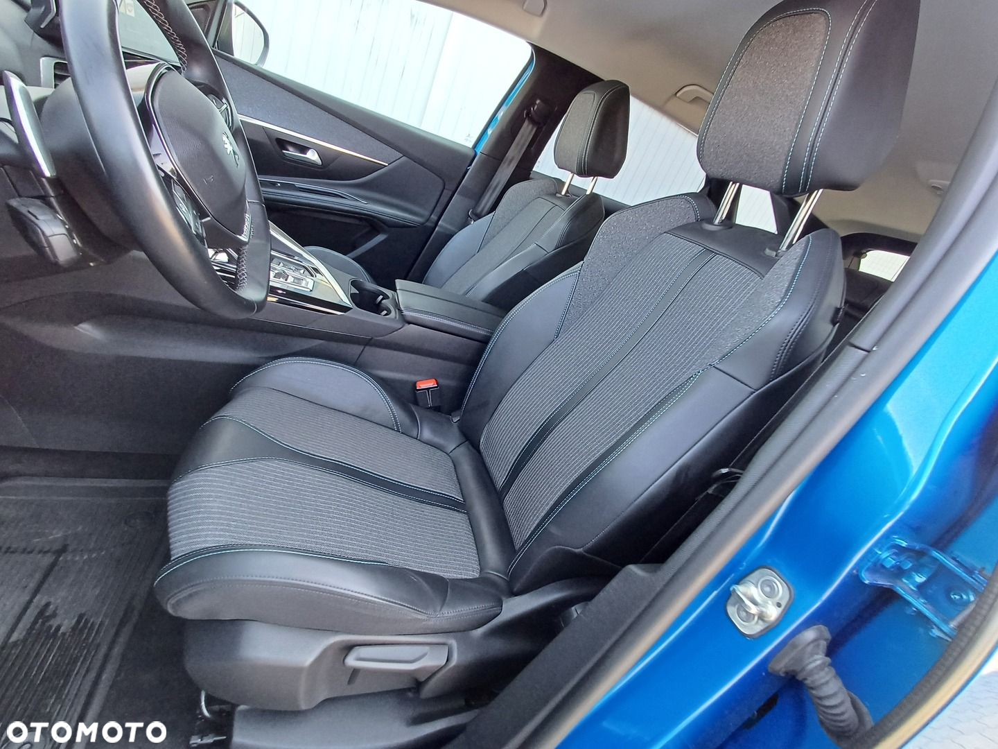 Peugeot 3008 1.2 PureTech Allure Pack S&S EAT8 - 11