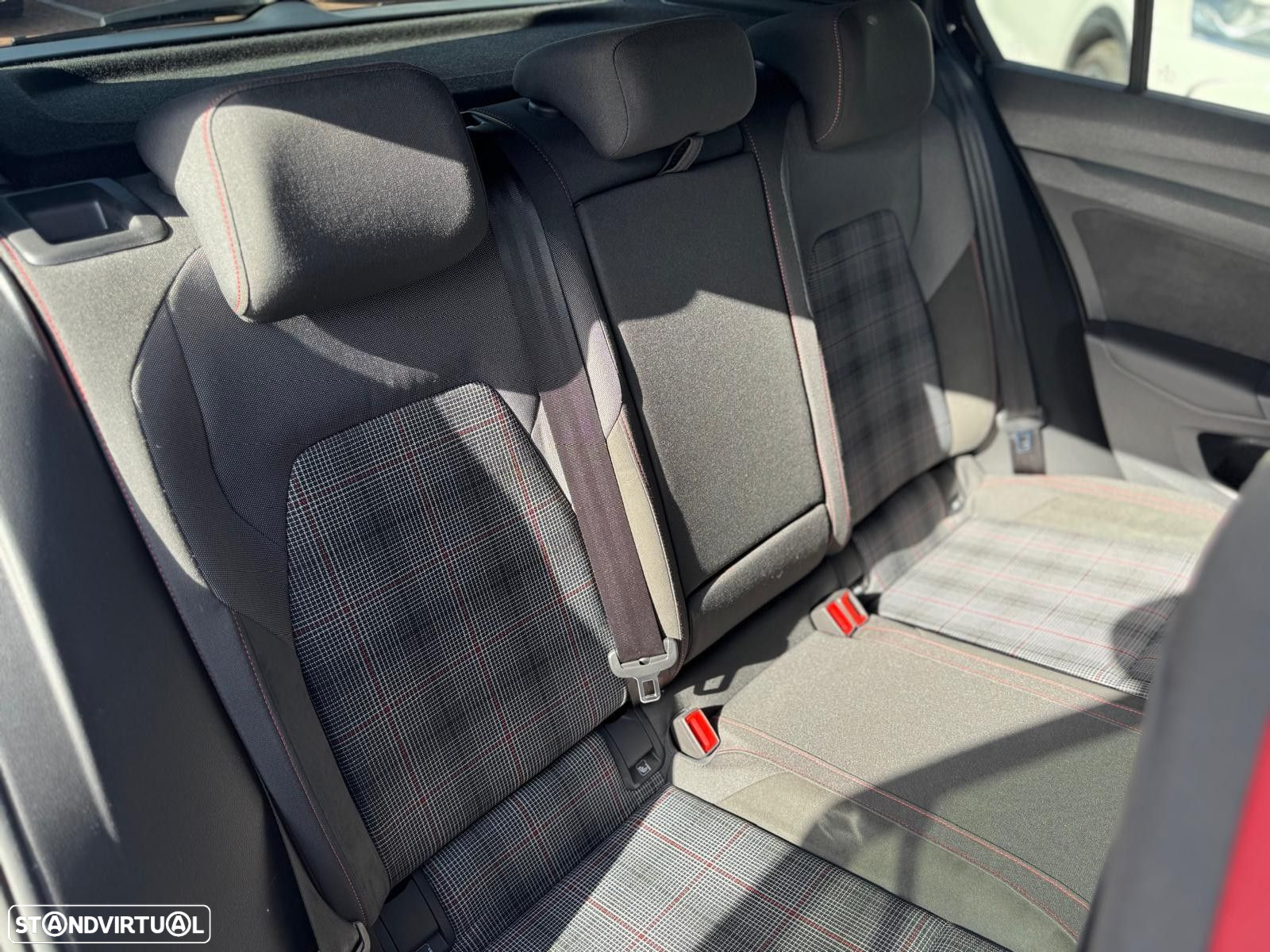 VW Golf 2.0 TSI GTI DSG - 24