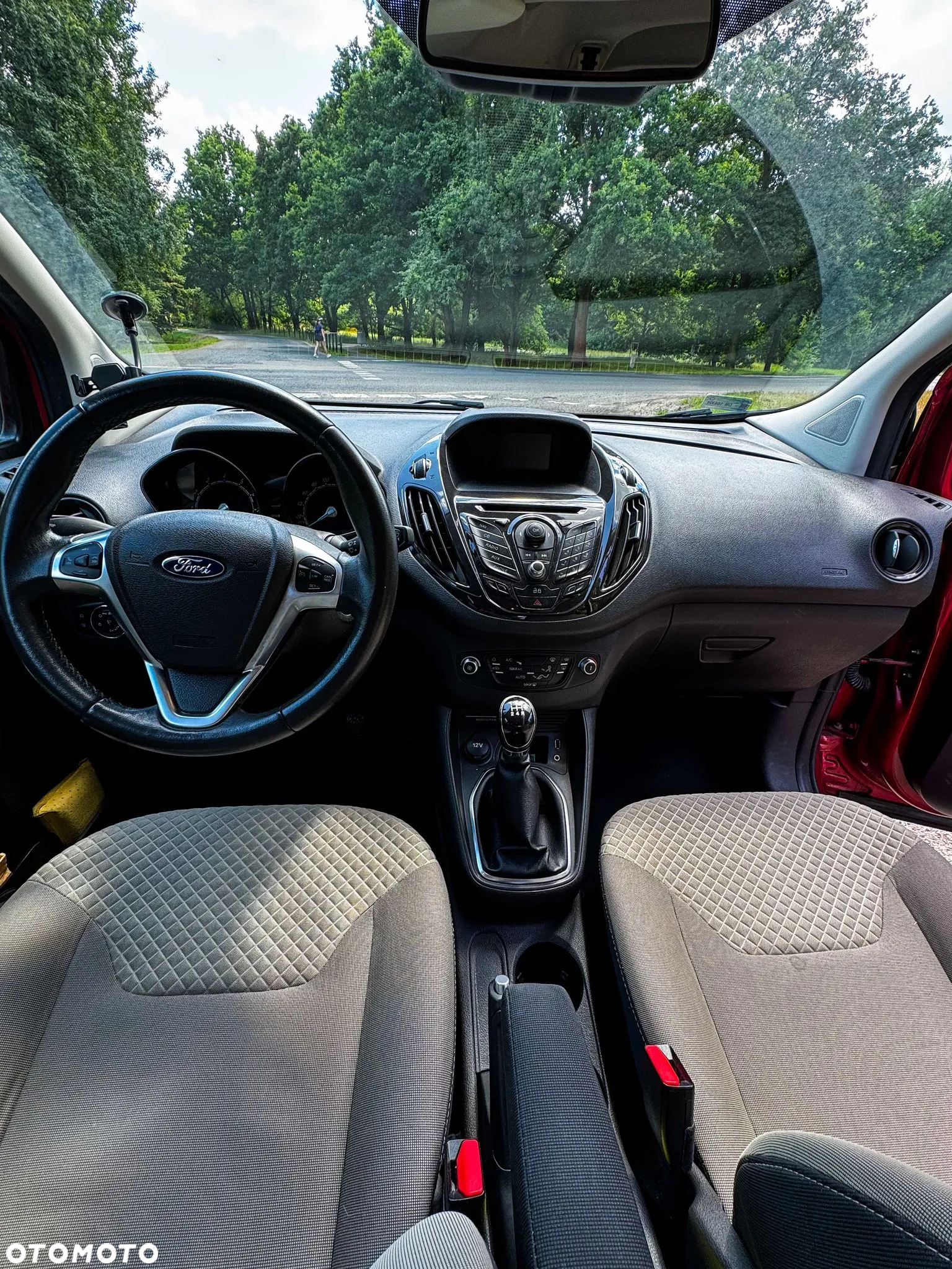 Ford Tourneo Courier 1.0 EcoBoost Titanium - 10