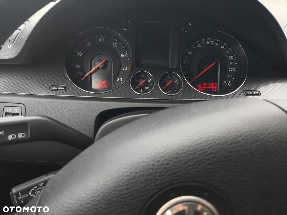 Volkswagen Passat 2.0 TSI Highline - 2