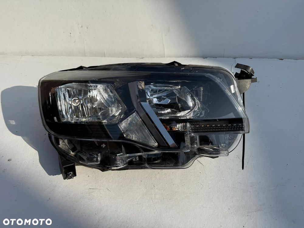 REFLEKTOR PRAWY LAMPA PRAWA PEUGEOT PARTNER 4 IV RIFTER 9816826880 - 1