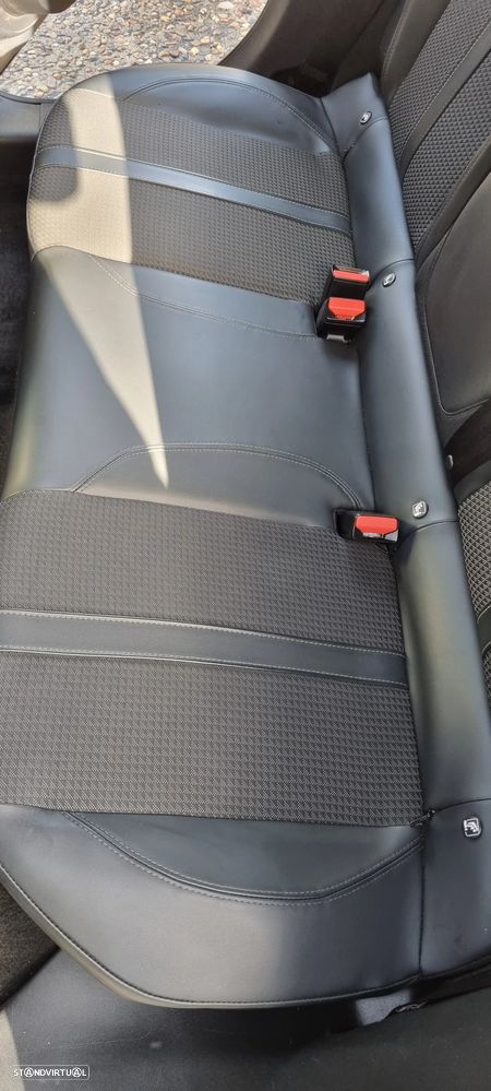 Peugeot e-208 GT Pack - 12