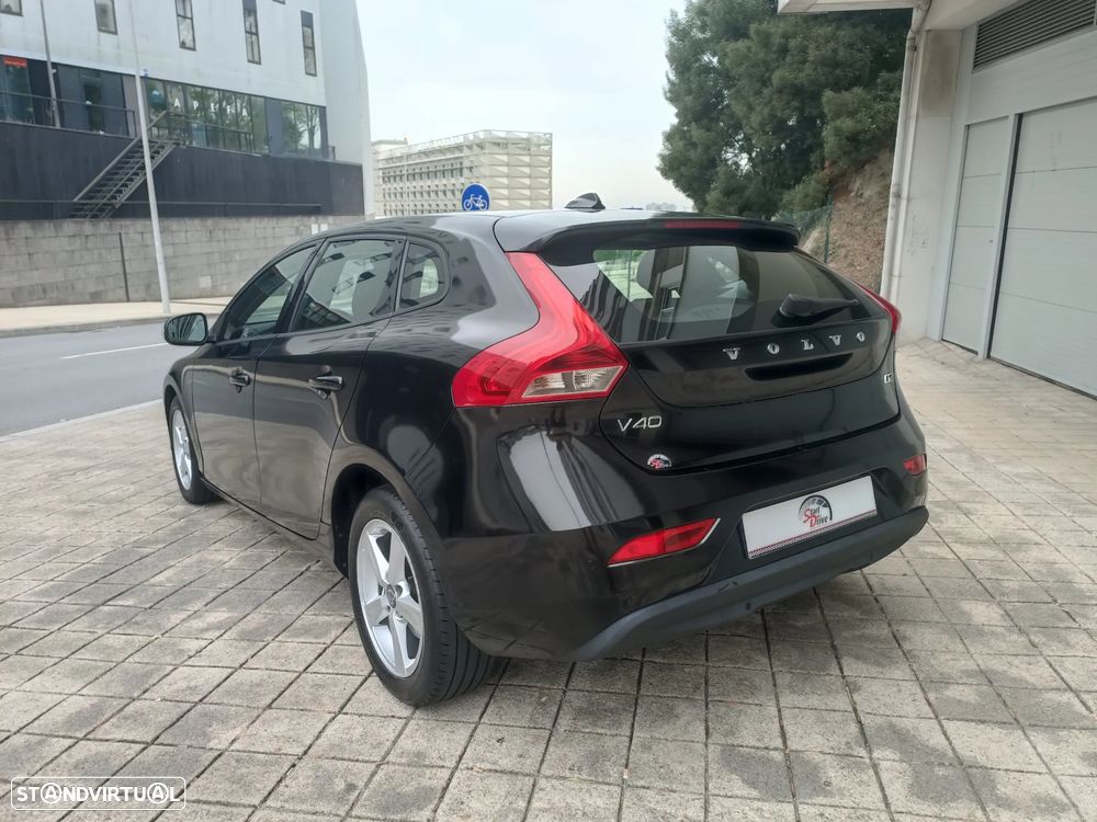 Volvo V40 1.6 D2 Momentum - 8