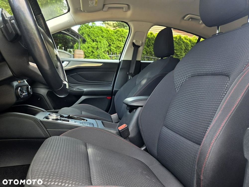 Ford Focus 1.5 EcoBlue Start-Stopp-System ST-LINE - 10