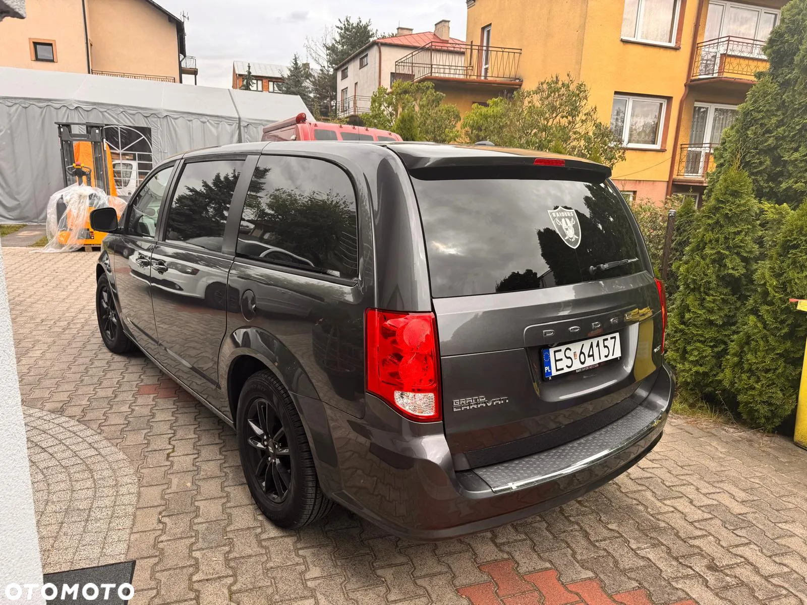 Dodge Grand Caravan - 3