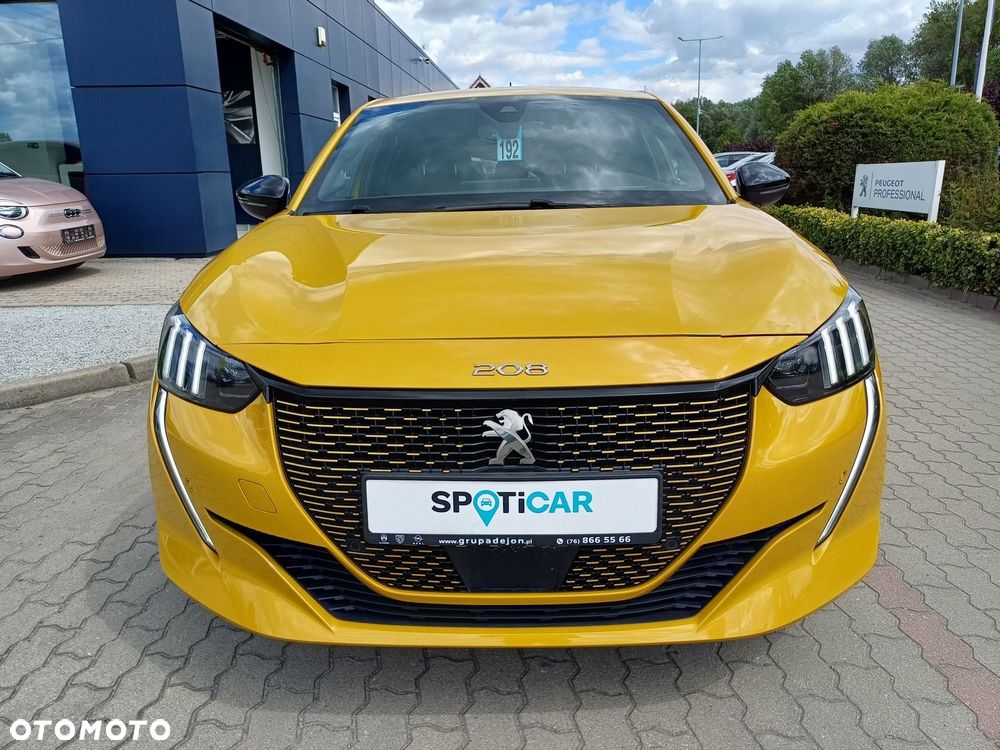 Peugeot 208 - 1