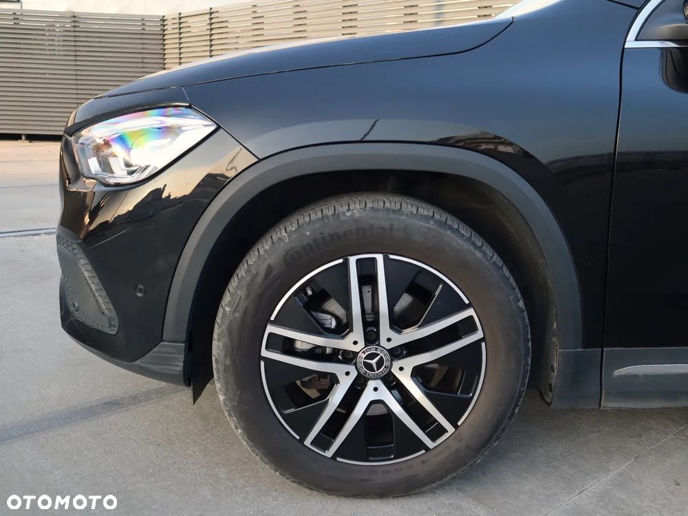 Mercedes-Benz GLA 200 d 4-Matic Progressive 8G-DCT - 3