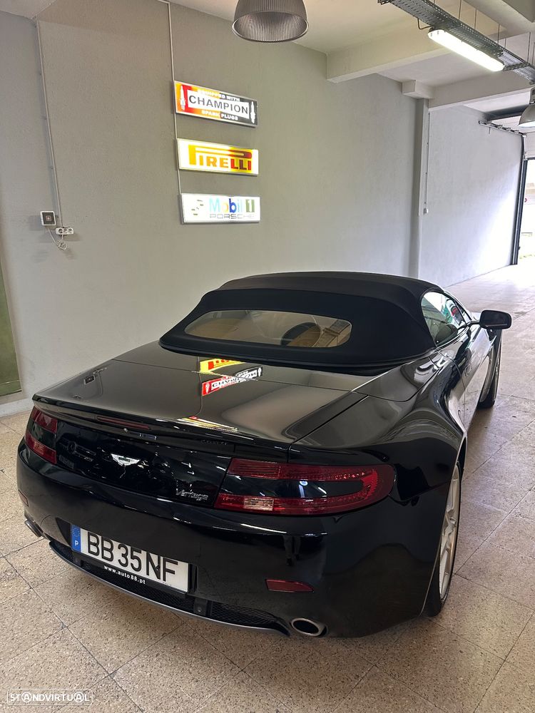 Aston Martin Vantage Roadster - 16