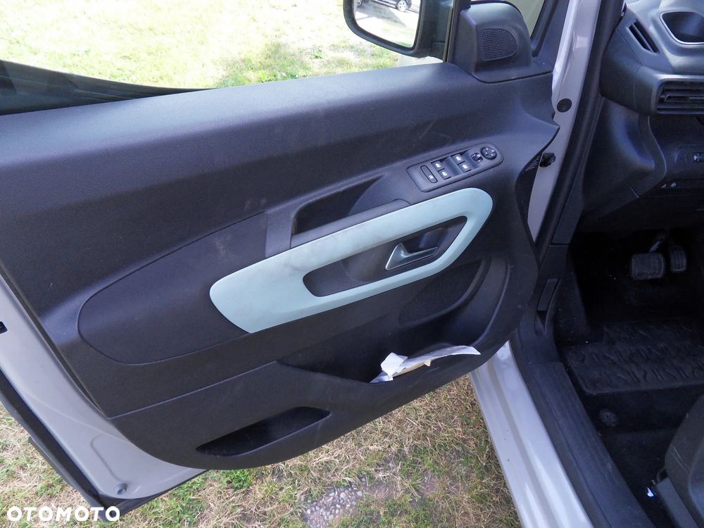 Citroën Berlingo M PureTech 130 EAT8 SHINE - 15