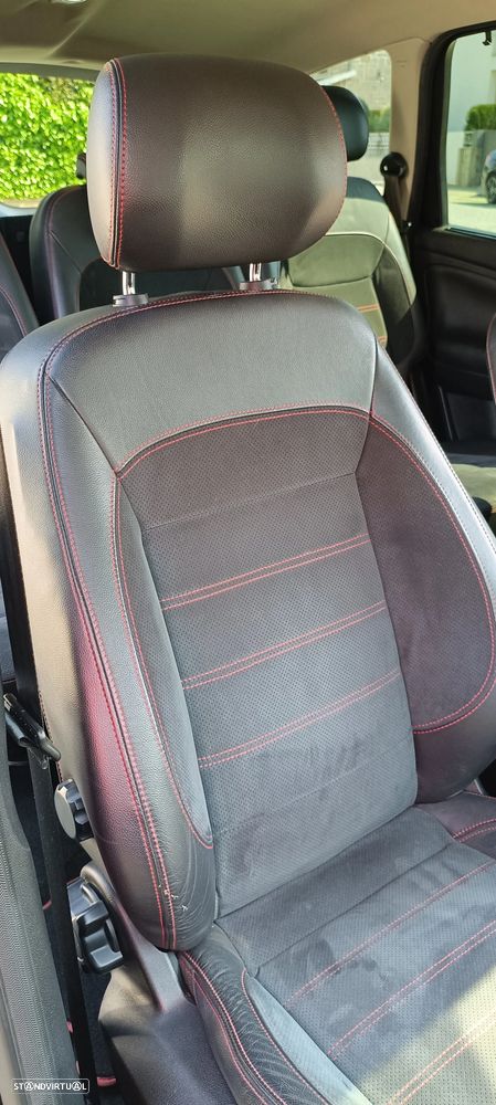 Ford S-Max 2.2 TDCi Titanium 7L - 17