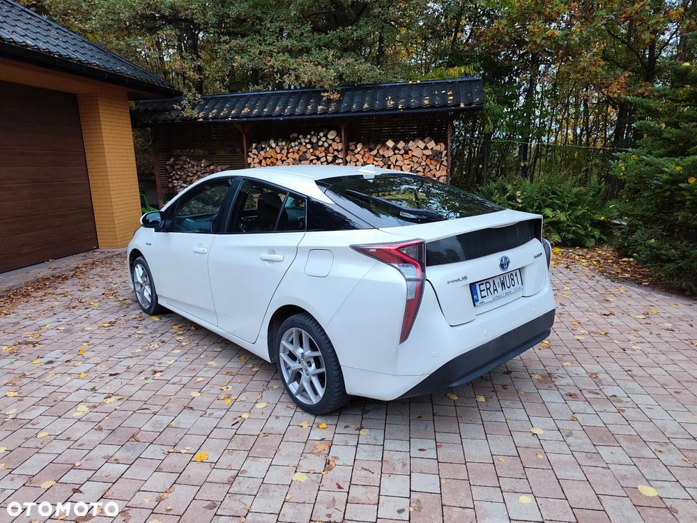 Toyota Prius 2017 photo 4