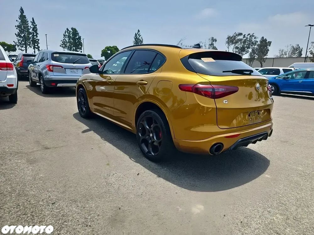 Alfa Romeo Stelvio 2.0 Turbo 16V AT8-Q4 Veloce - 5