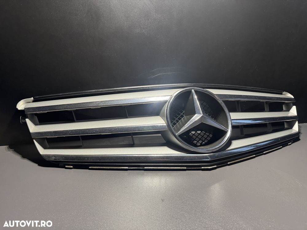 Grila centrala mercedes c class w204 - 2