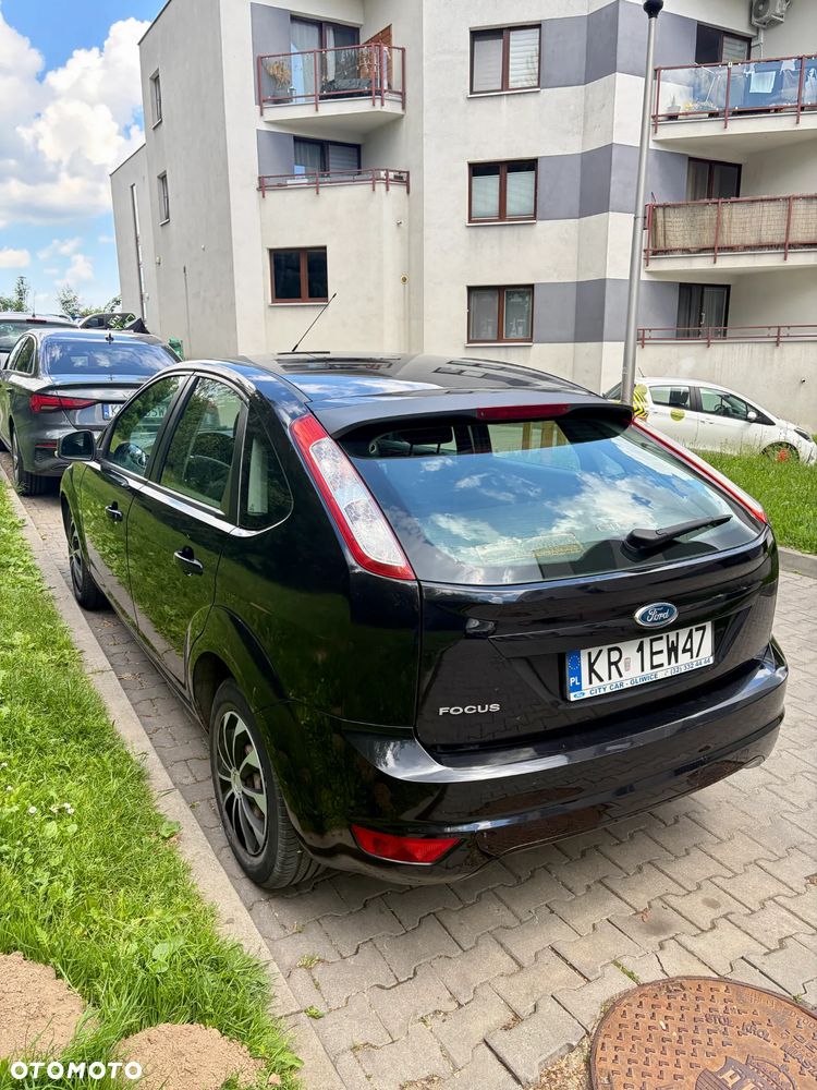 Ford Focus 1.6 Ambiente - 11