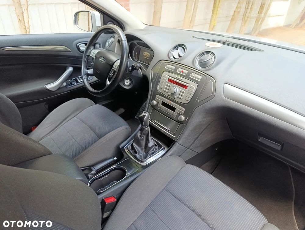 Ford Mondeo - 10