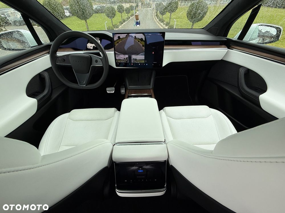Tesla Model X Standard - 10