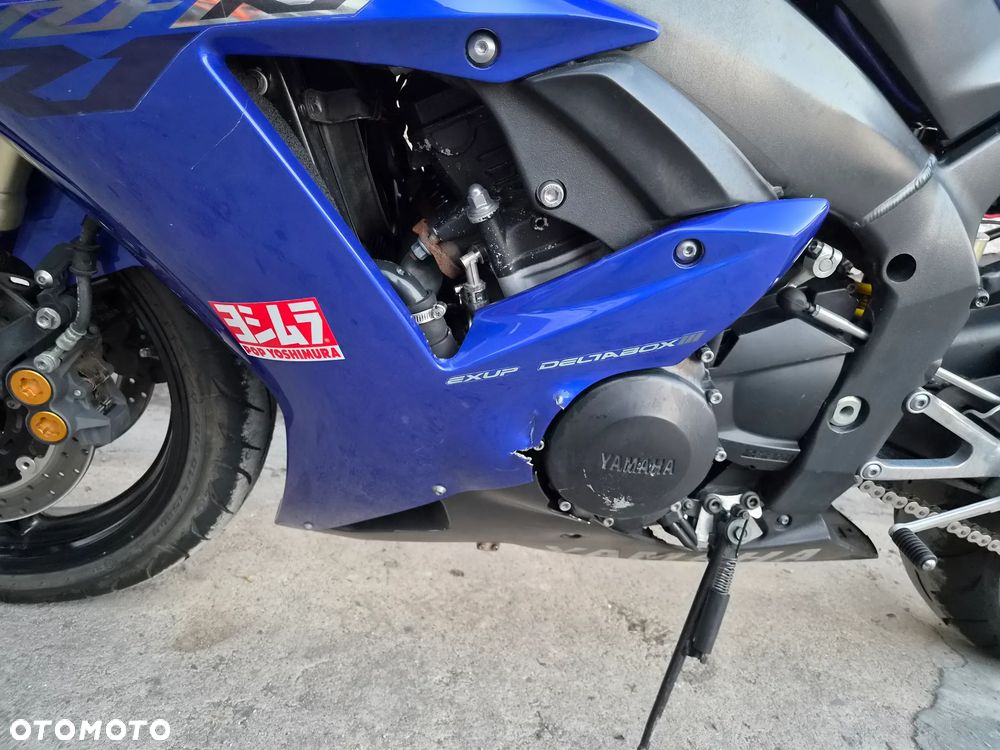 Yamaha R1 - 21