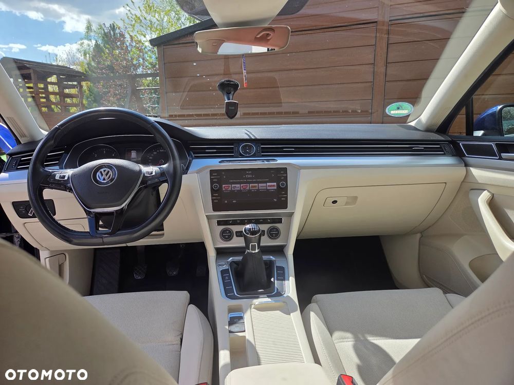 Volkswagen Passat 2.0 TDI BMT Comfortline - 14