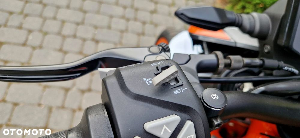KTM DUKE 890 - 11