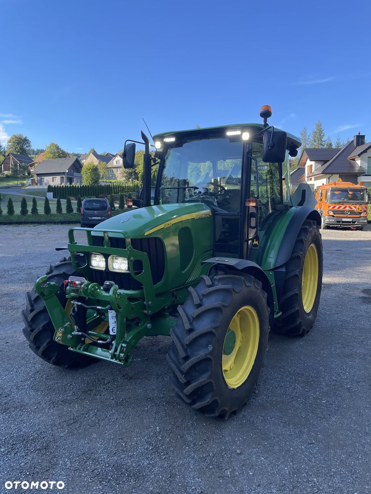 John Deere 5820 - 2