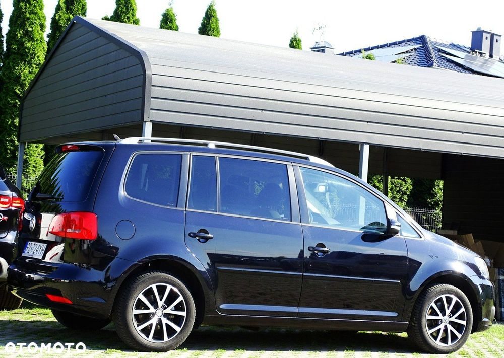 Volkswagen Touran - 10
