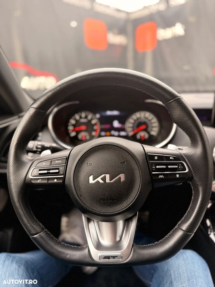 Kia Stinger 3.3 T-GDI 8AT AWD GT - 6