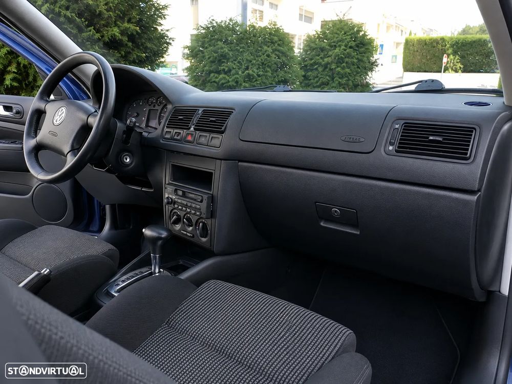 VW Golf 1.9 TDi Highline Aut. - 26