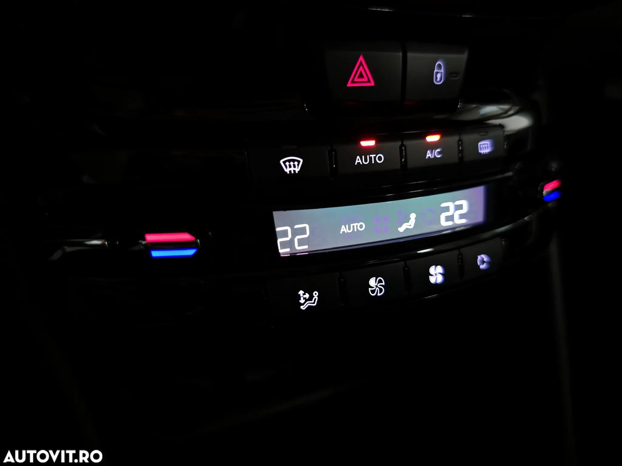 Peugeot 2008 1.2 PureTech Turbo EAT6 S&S Allure - 19