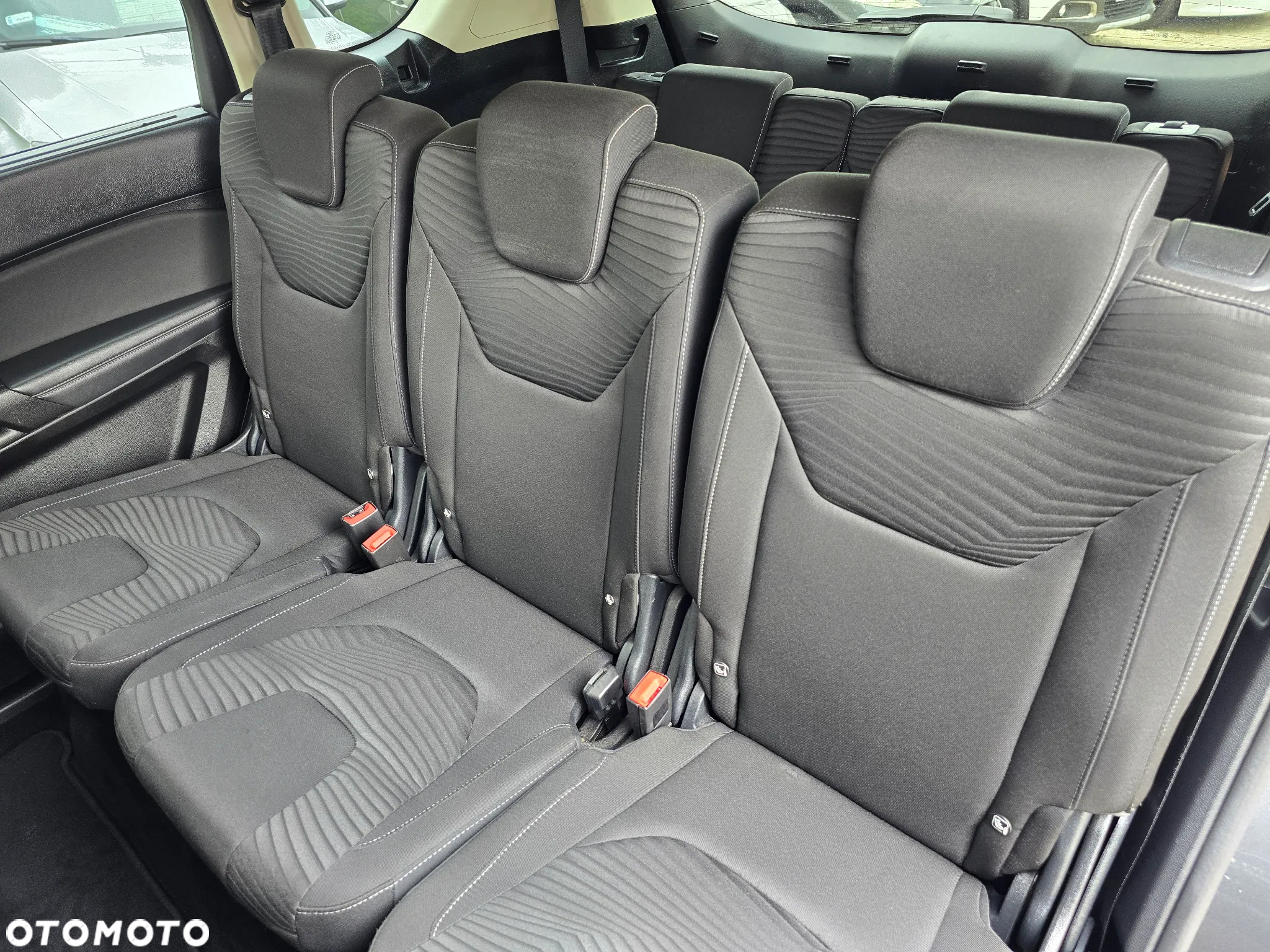 Ford S-Max - 14