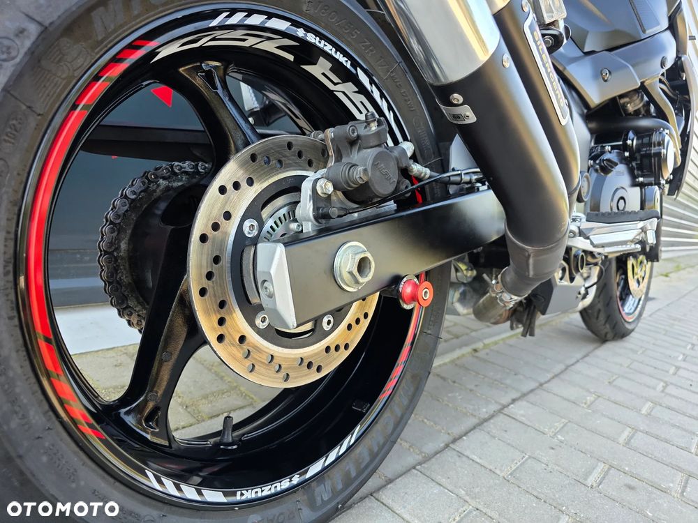 Suzuki GSR - 22