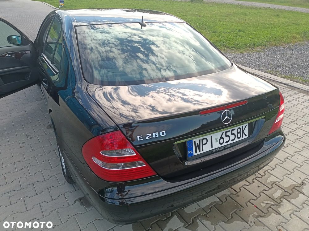 Mercedes-Benz E-Class 2005 photo 4