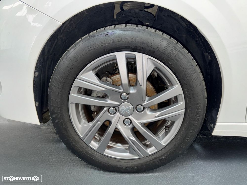 Peugeot 208 1.2 PureTech Active - 13